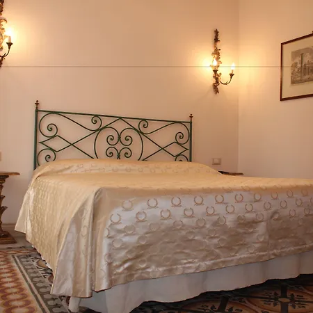 Rome Charming Suites